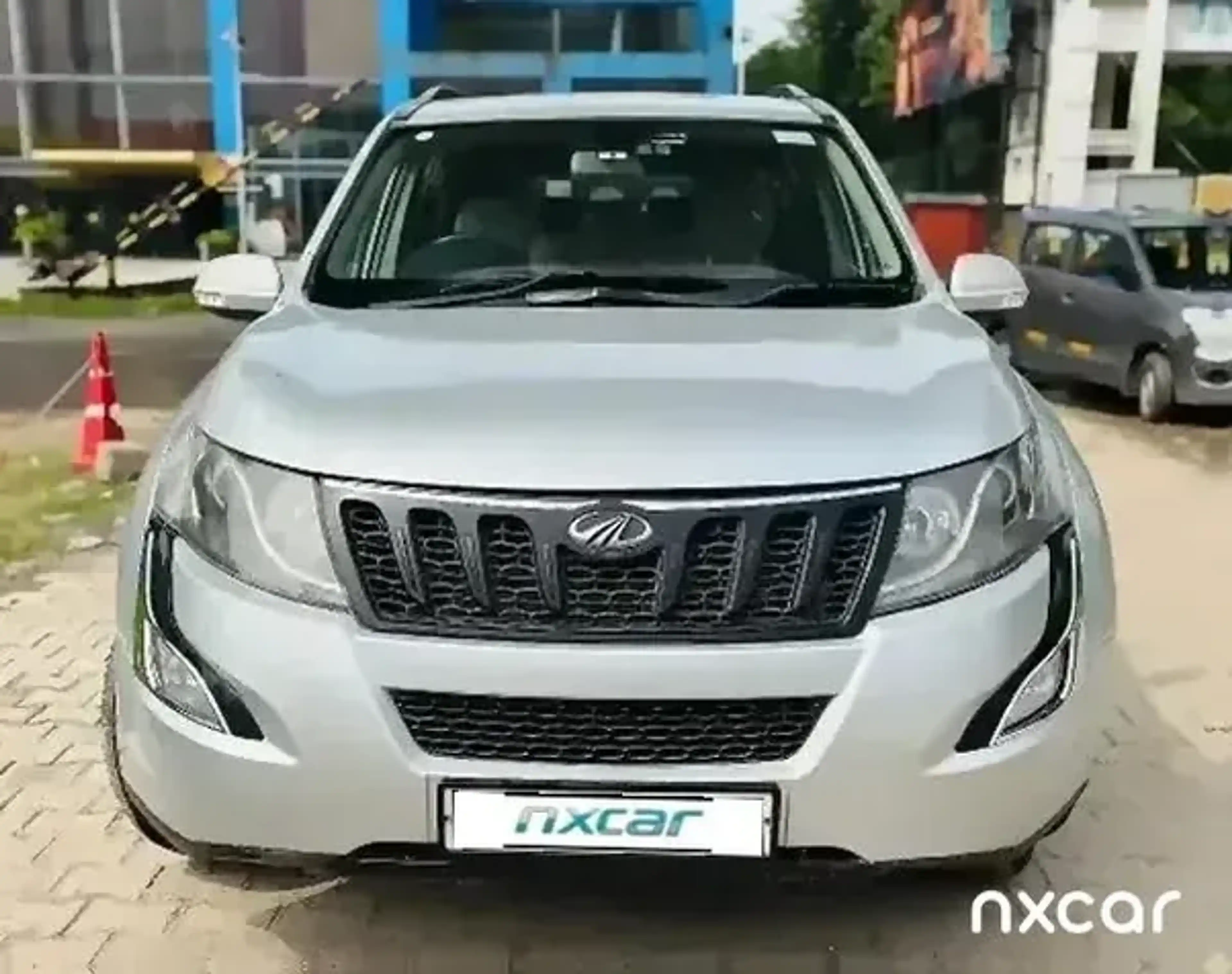 Used Mahindra xuv500 w4-1992015-2018 for sale on Nxcar