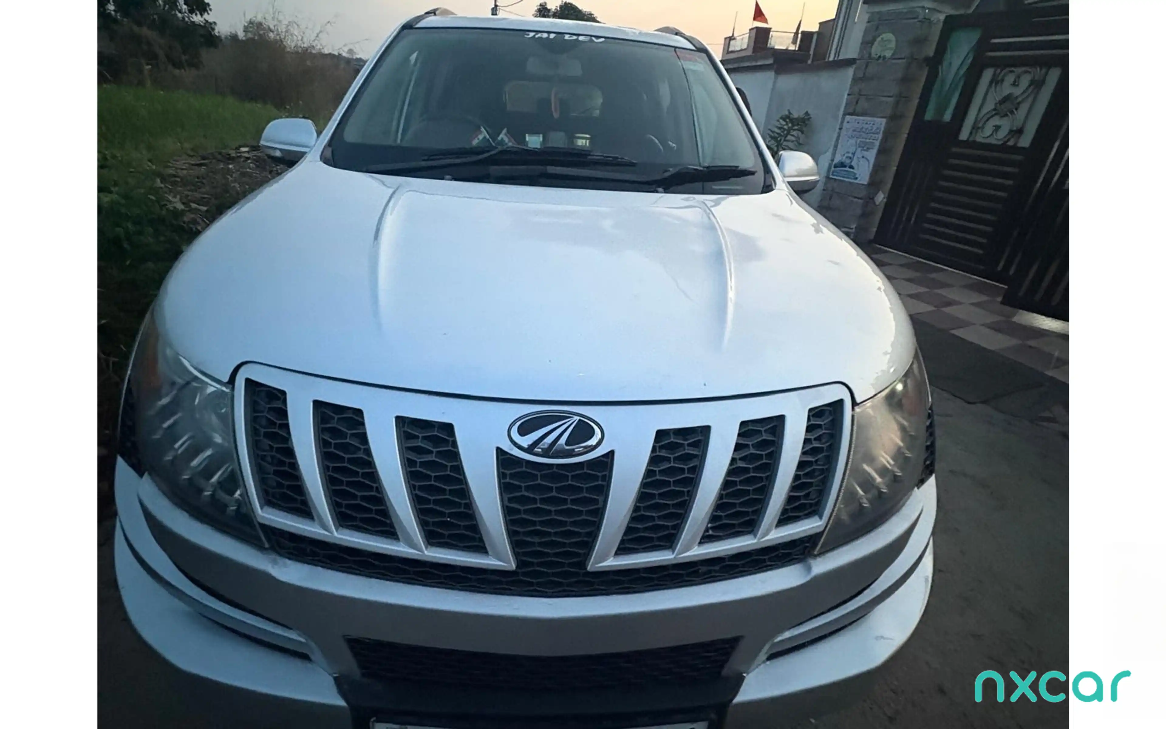 Used Mahindra xuv500 w82011-2015 for sale on Nxcar