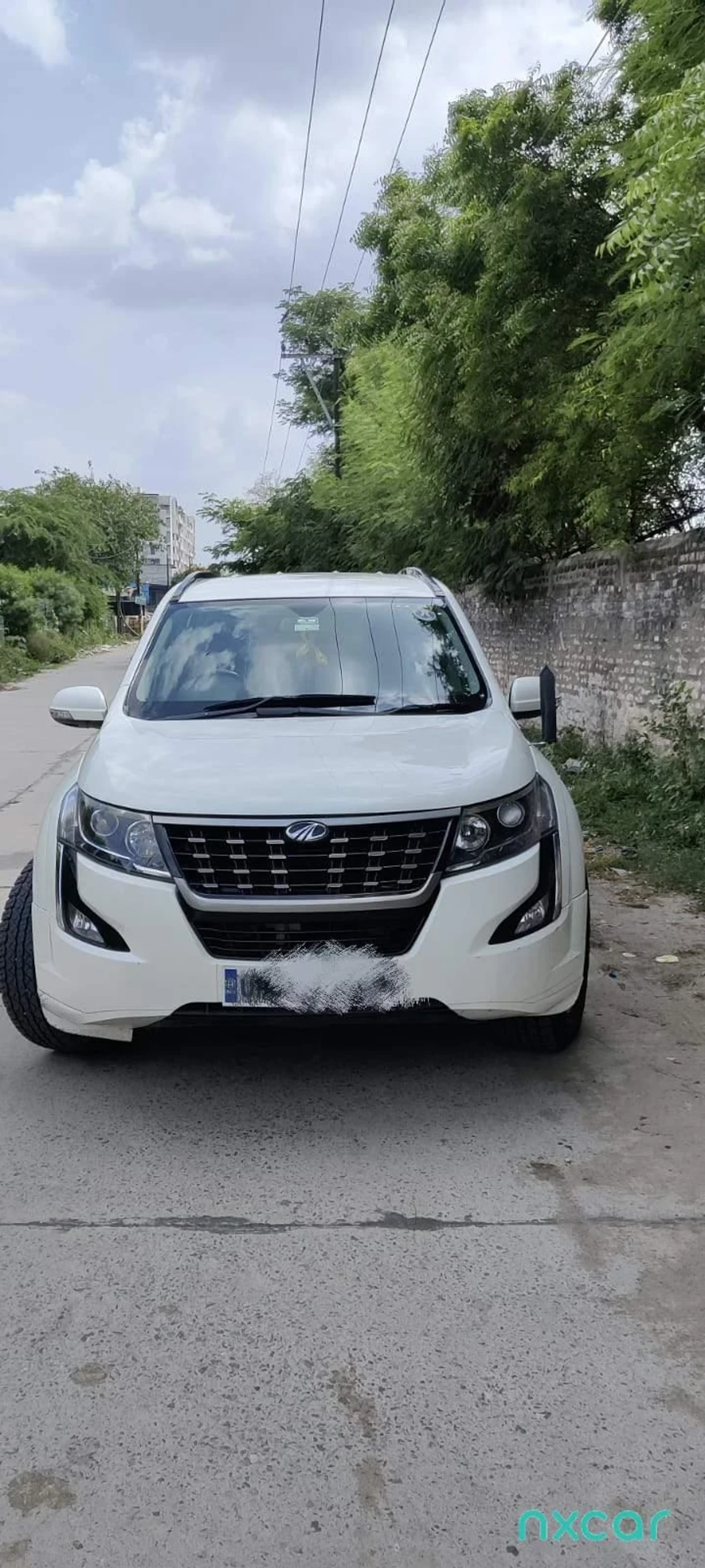 Used Mahindra xuv500 w5 for sale on Nxcar