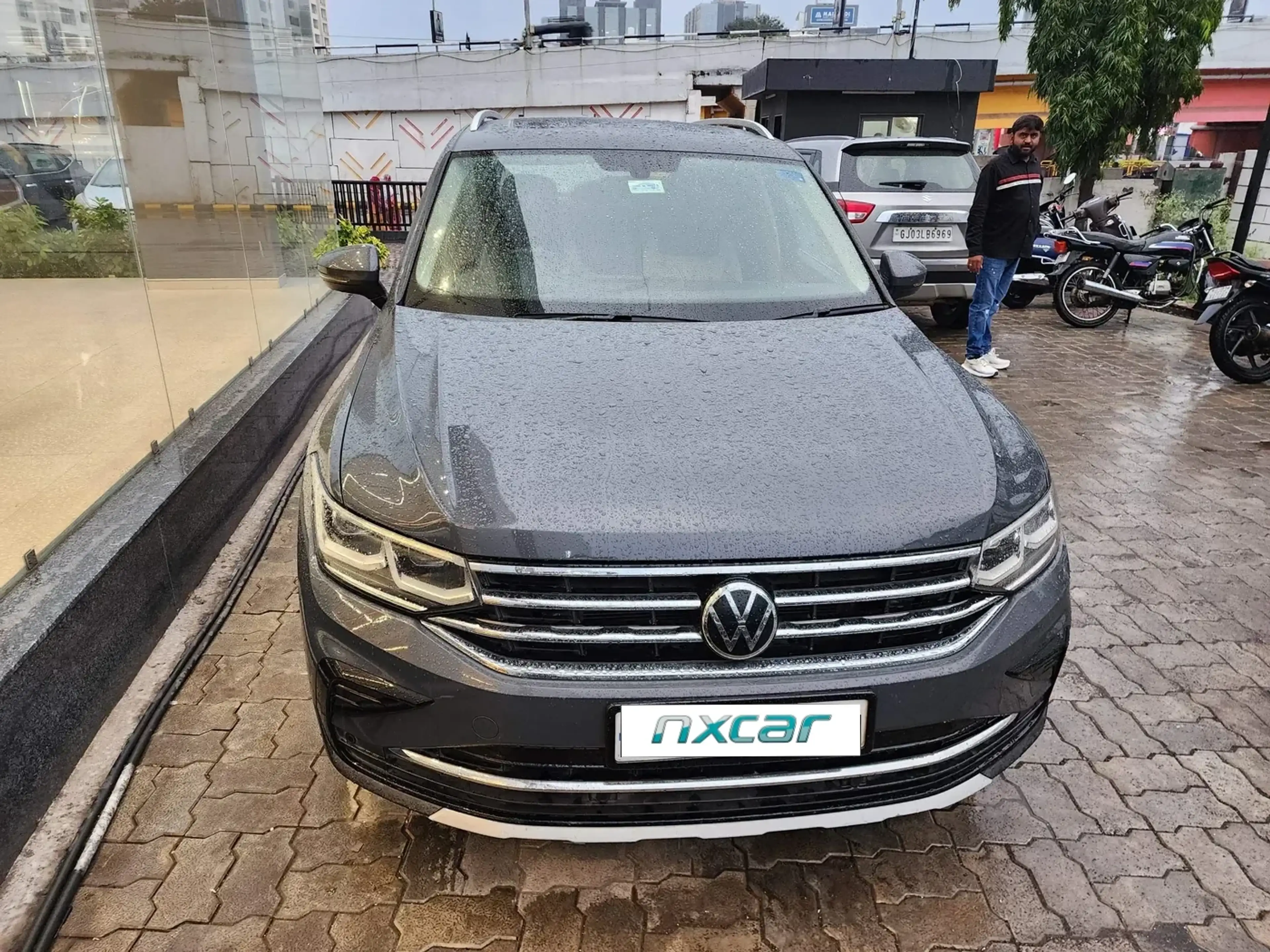 Used Volkswagen tiguan elegance-20-tsi-dsg for sale on Nxcar