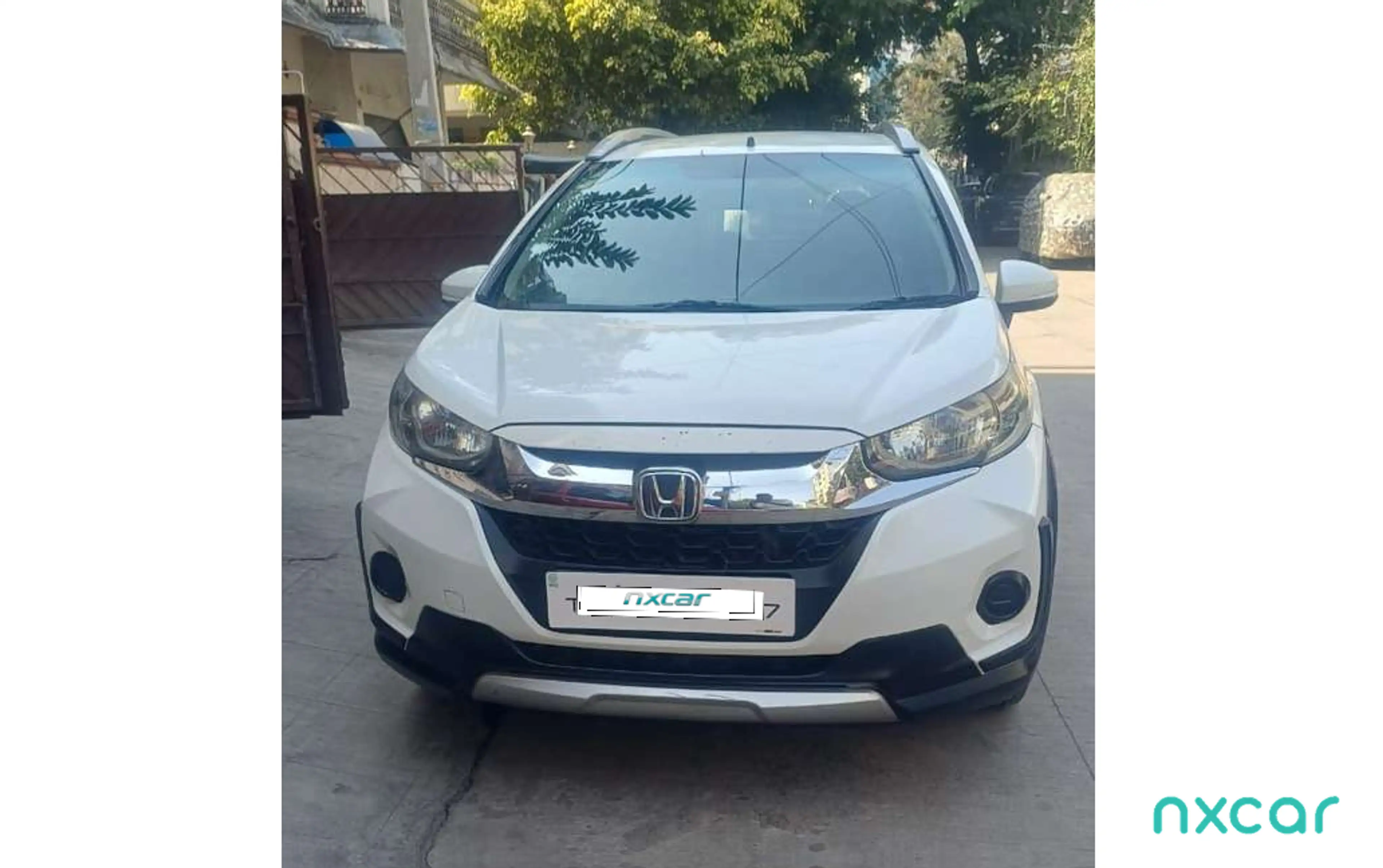 Used Honda wr-v 15-s-mt-i-dtec-bsiv for sale on Nxcar
