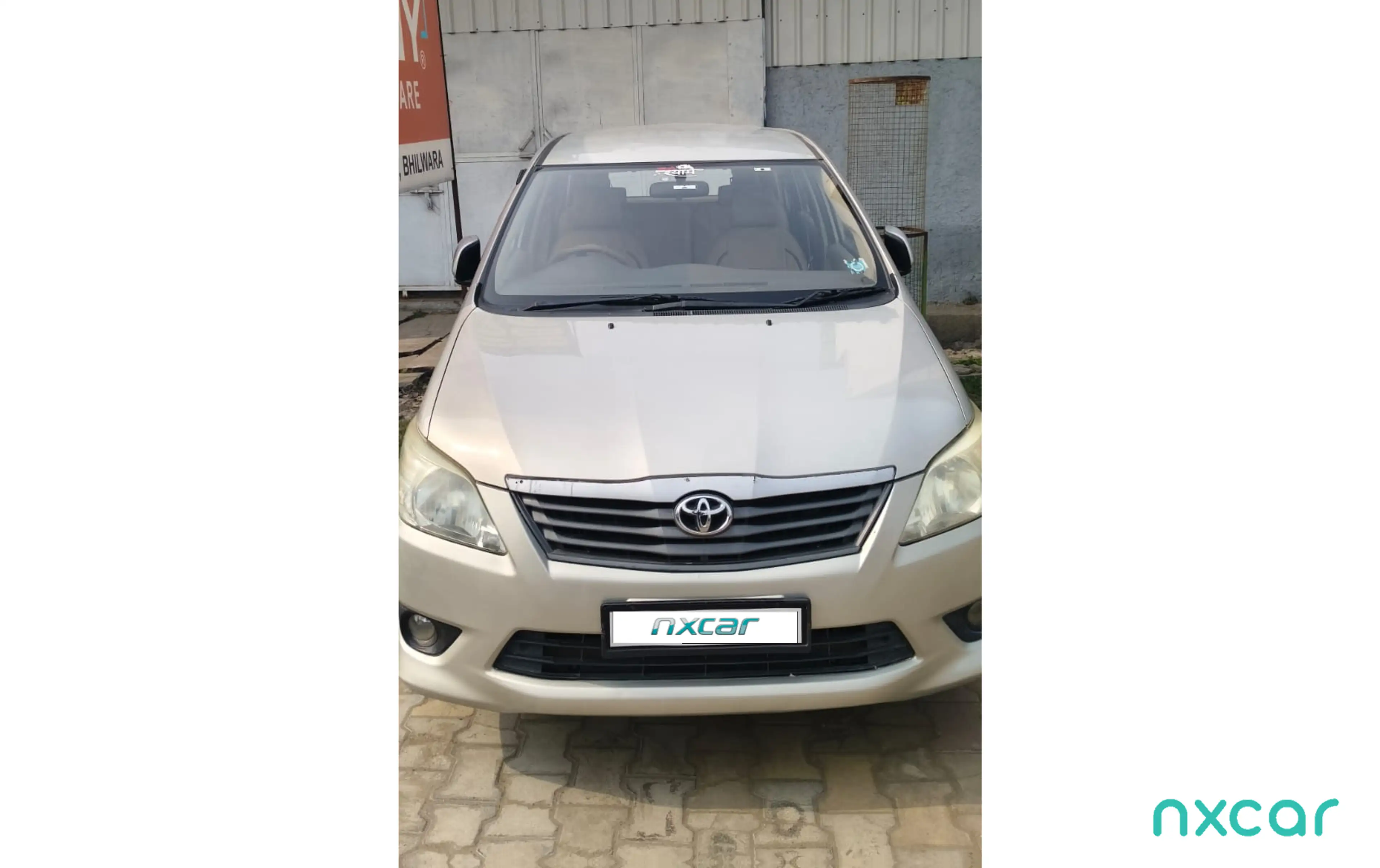 Used Toyota innova 25-g-8-str-bs-iv2013-2014 for sale on Nxcar