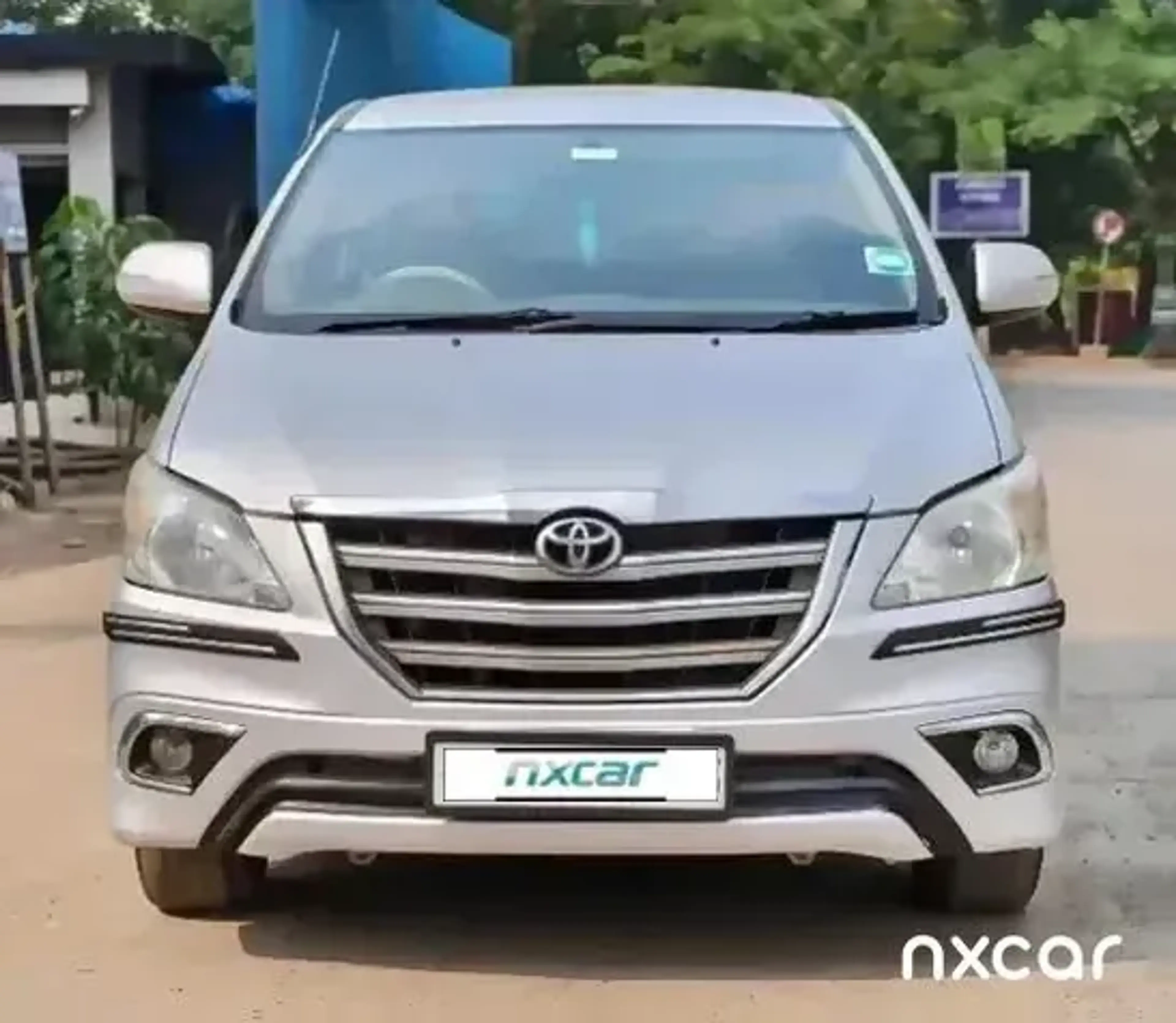 Used Toyota innova 25-v-8-str2005-2009 for sale on Nxcar