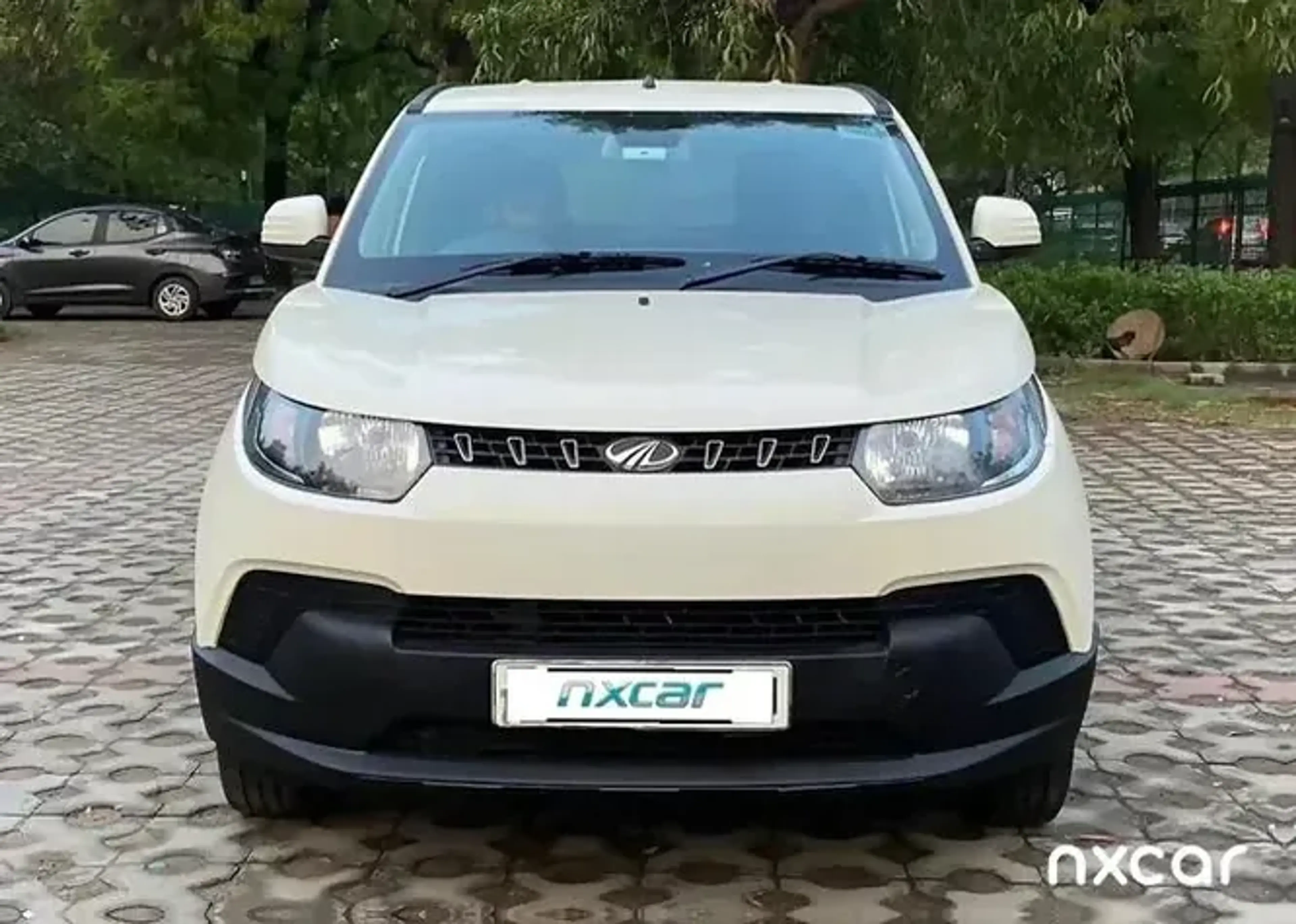 Used Mahindra kuv100 k4-5-str2016-2017 for sale on Nxcar