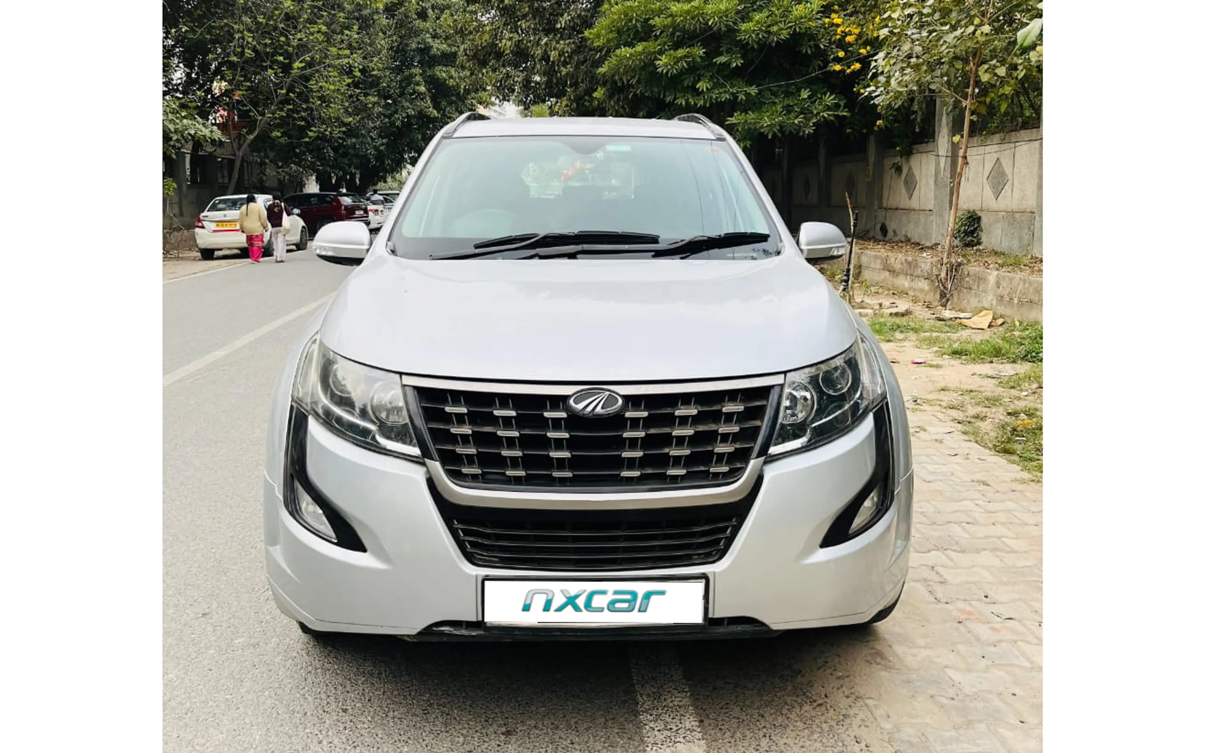Used Mahindra xuv500 w5 for sale on Nxcar