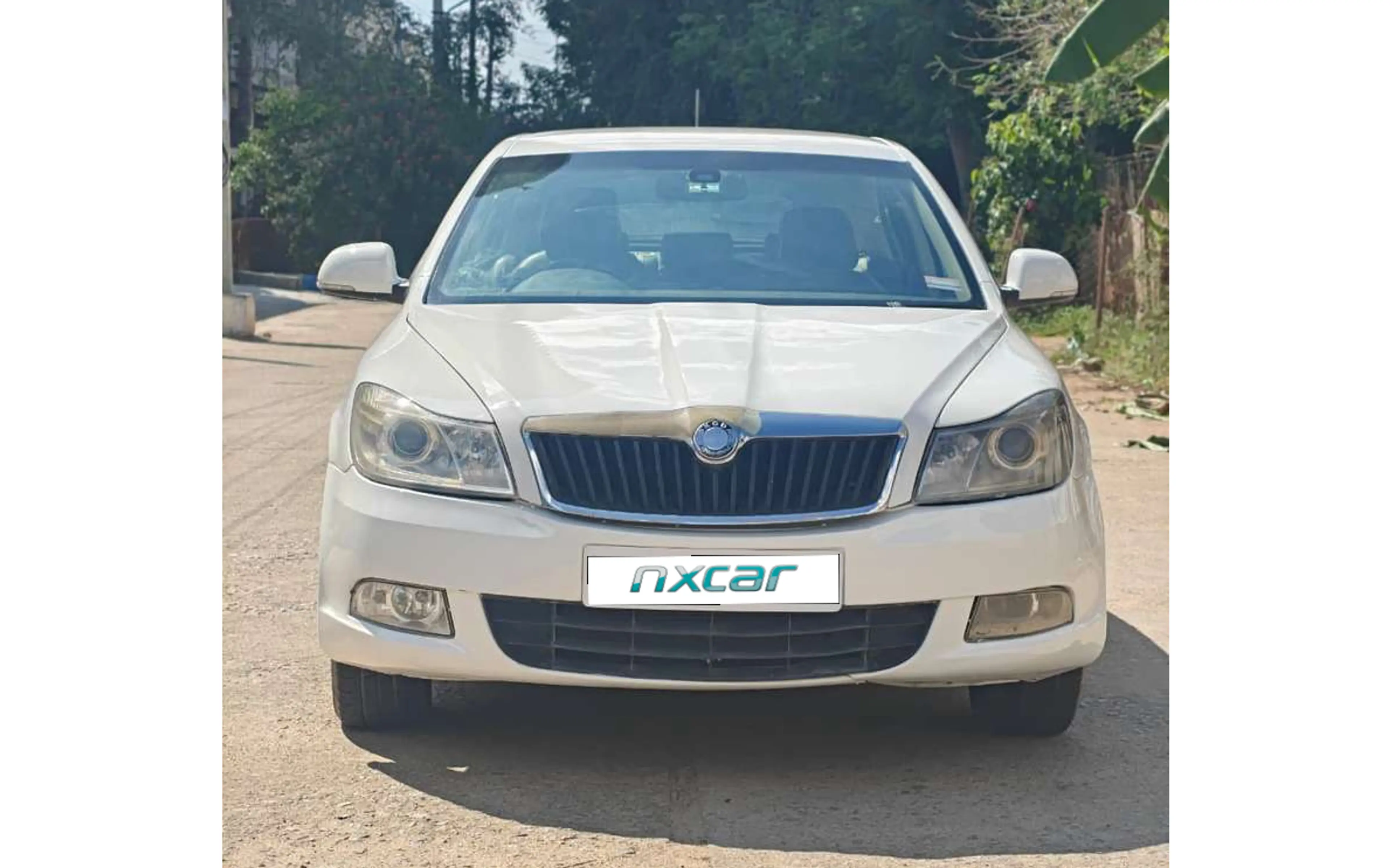 Used Skoda laura elegance-20-tdi-cr-mt for sale on Nxcar