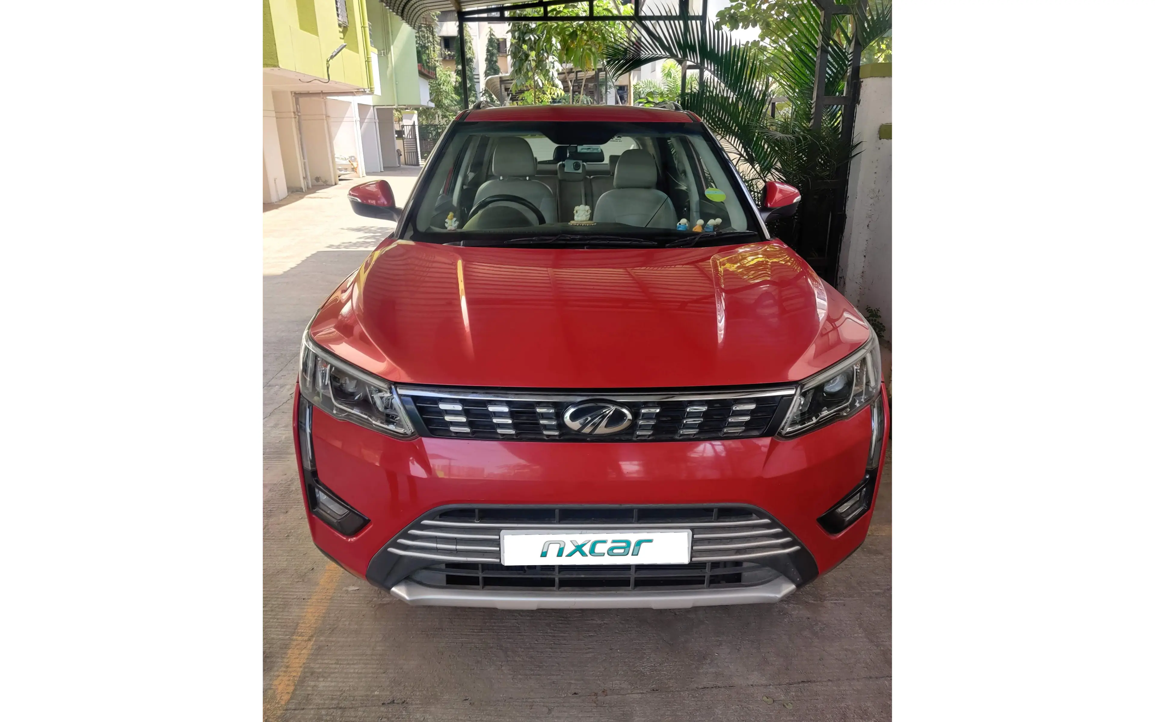 Used Mahindra xuv300 w8-12-petrol-20192019-2024 for sale on Nxcar