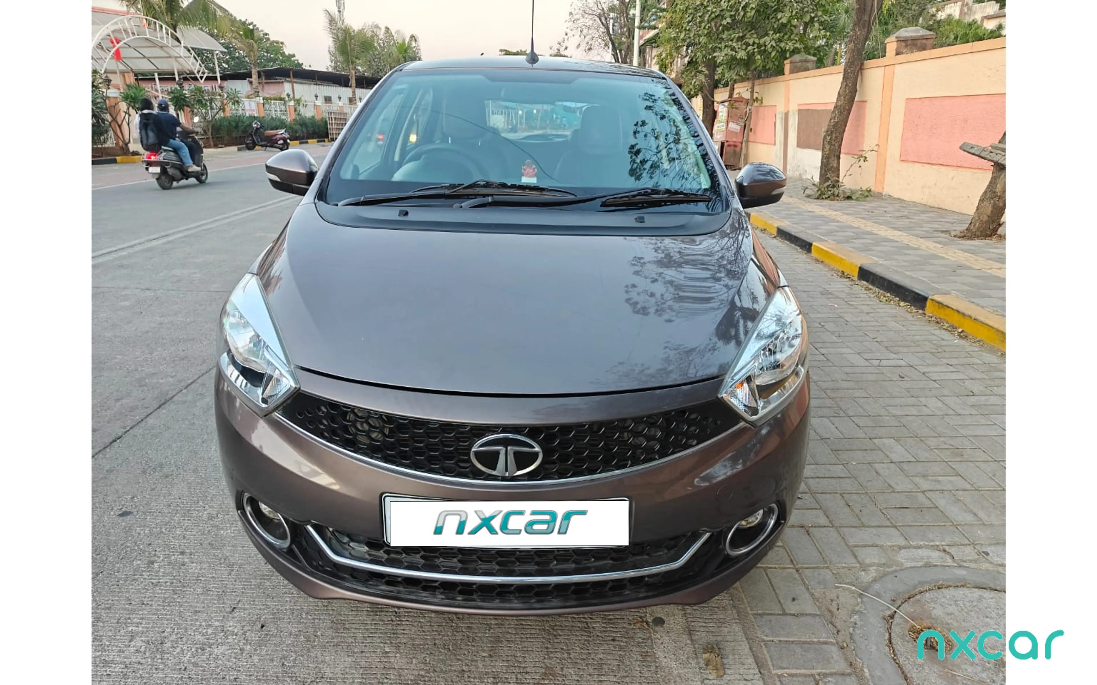 Used Tata tiago xz-12-rtn-bs4 for sale on Nxcar