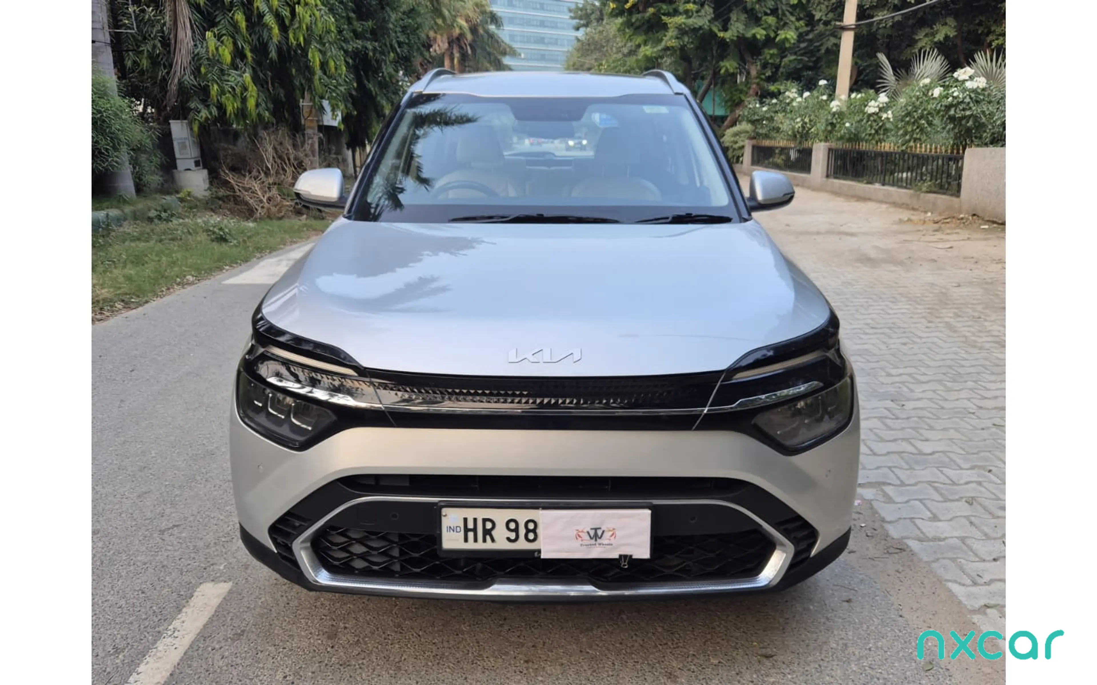 Used Kia carens luxury-plus-15-diesel-at-6-str for sale on Nxcar