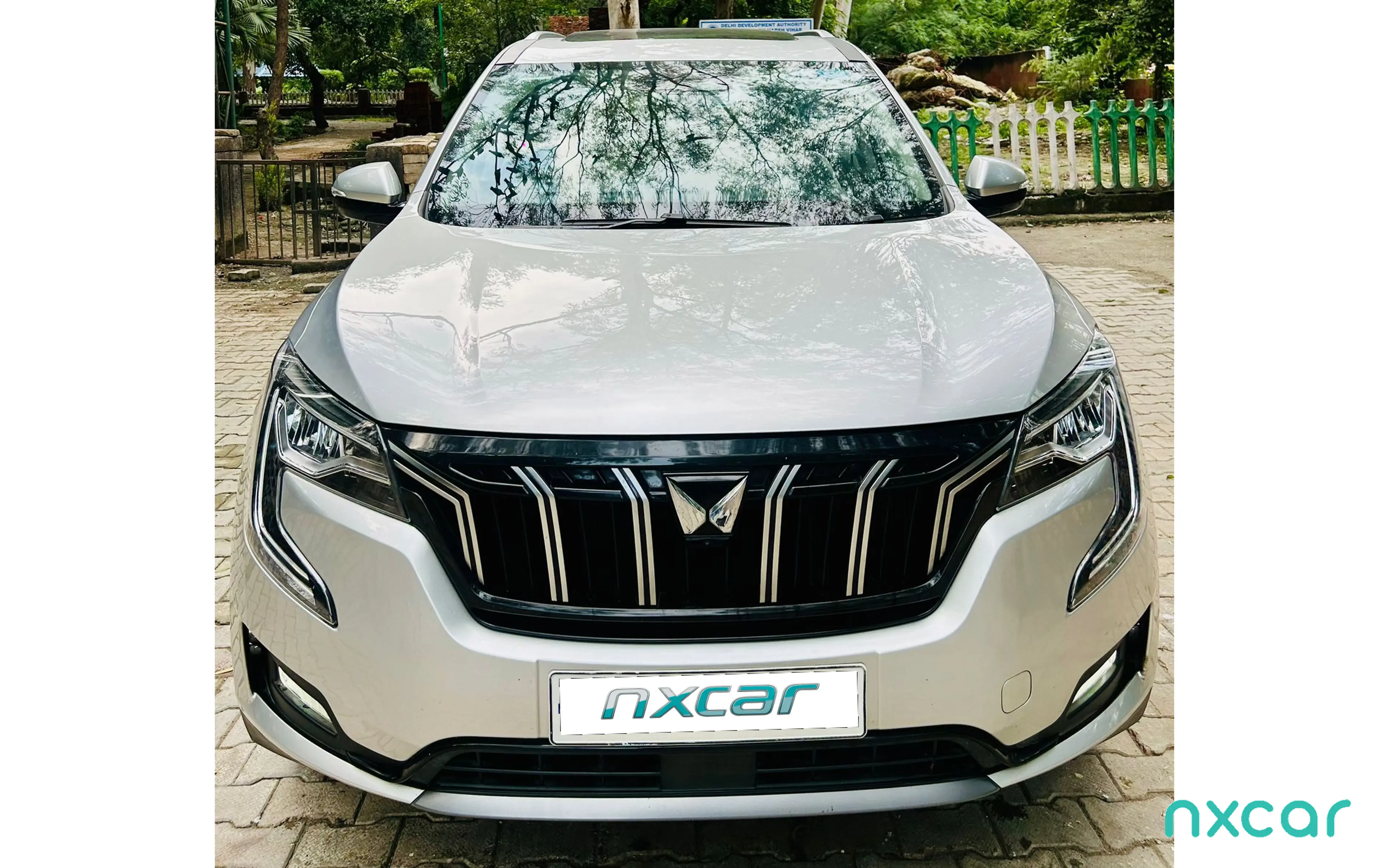 Used Mahindra xuv700 ax-7-luxury-pack-petrol-at-7-str for sale on Nxcar