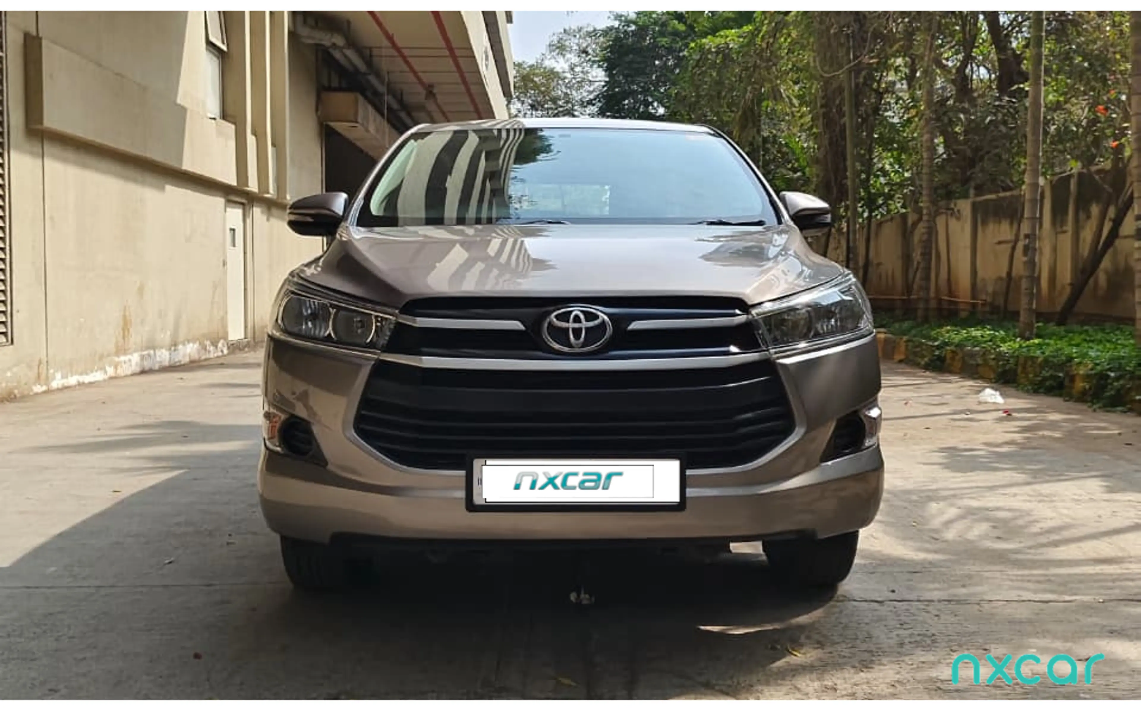 Used Toyota innova-crysta 28-g for sale on Nxcar