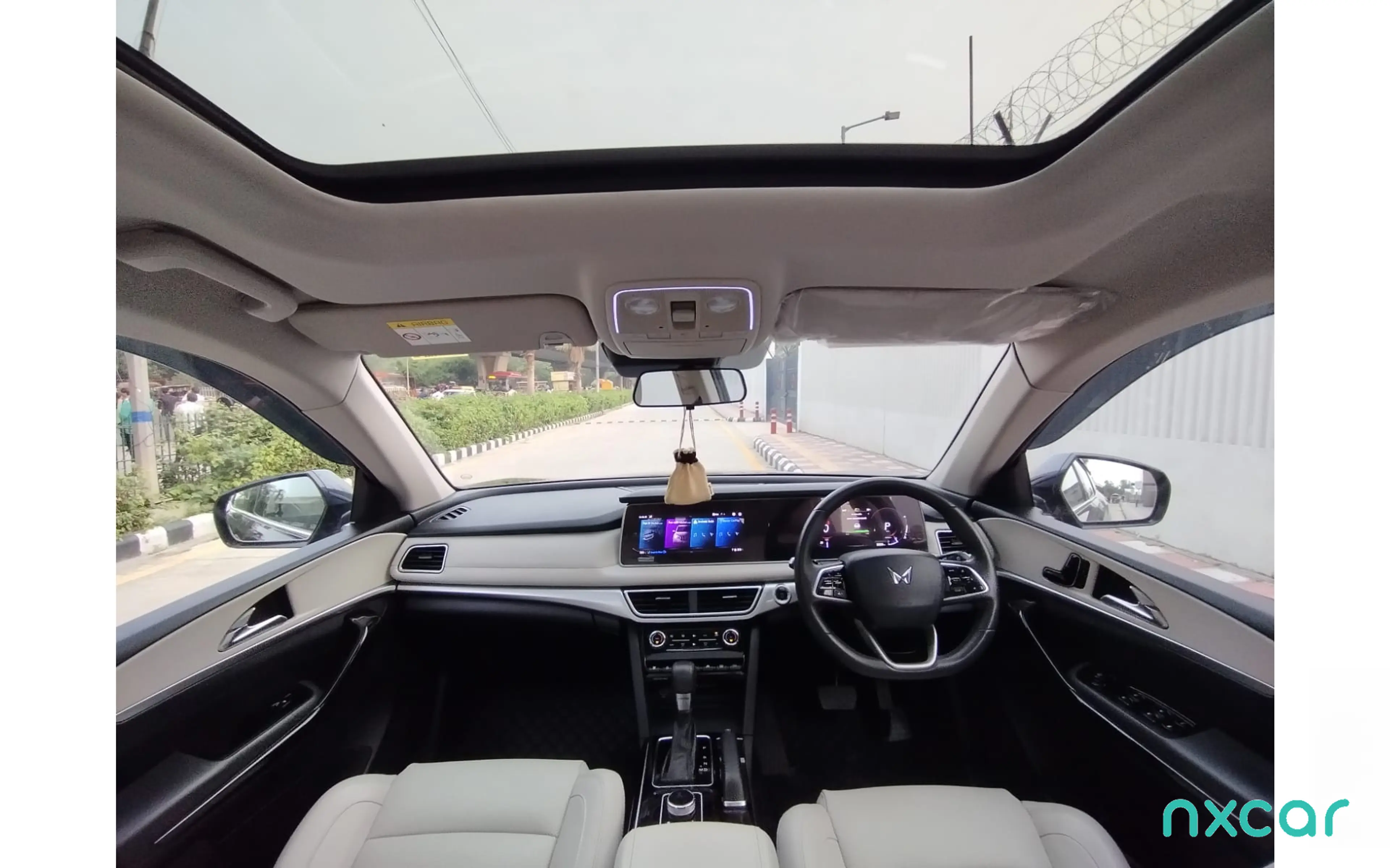 Used Mahindra xuv700 ax-7-diesel-at-7-str for sale on Nxcar