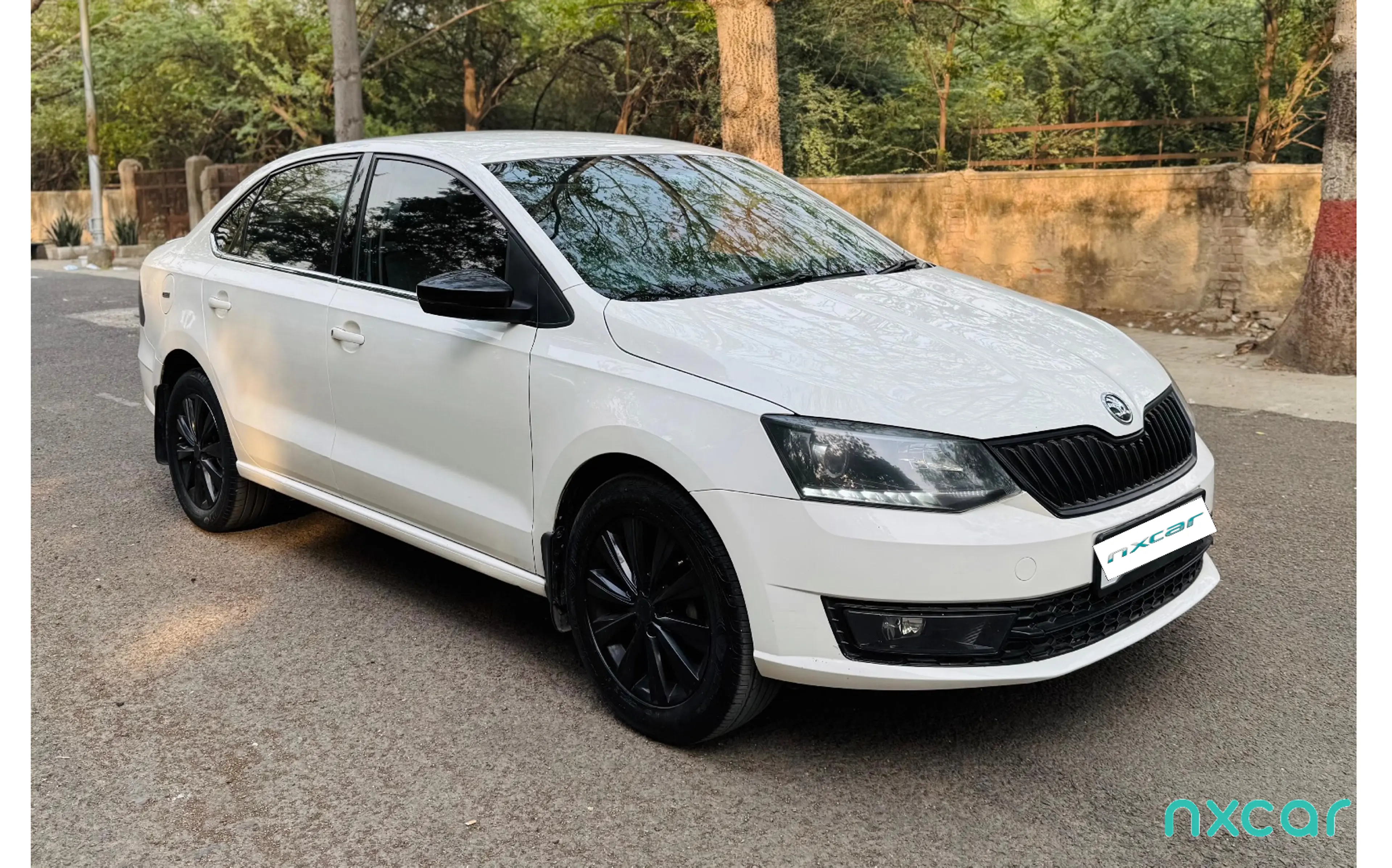 Used Skoda rapid ambition-15-tdi-at for sale on Nxcar