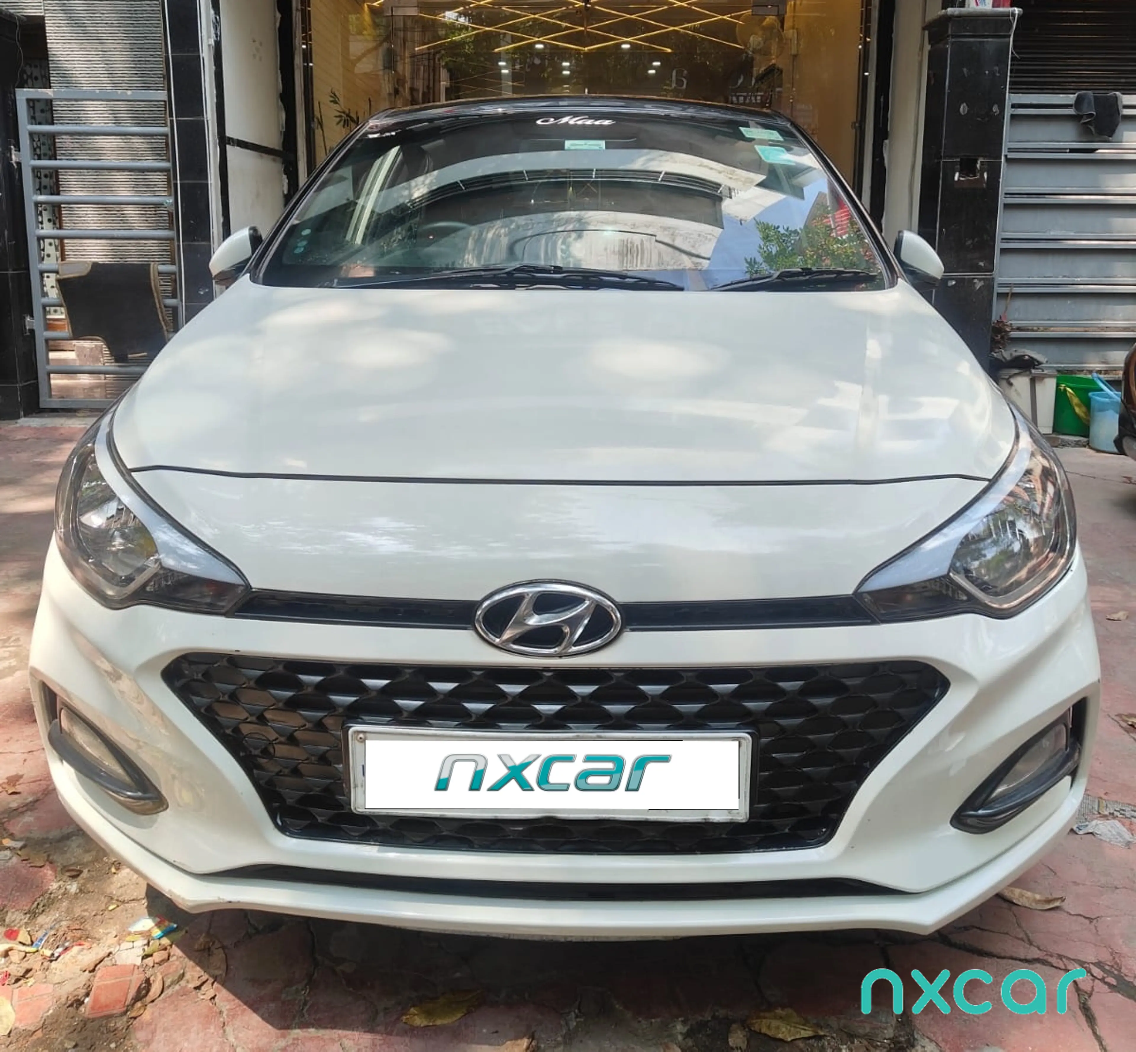 Used Hyundai i20 asta-12-mt-dual-tone for sale on Nxcar