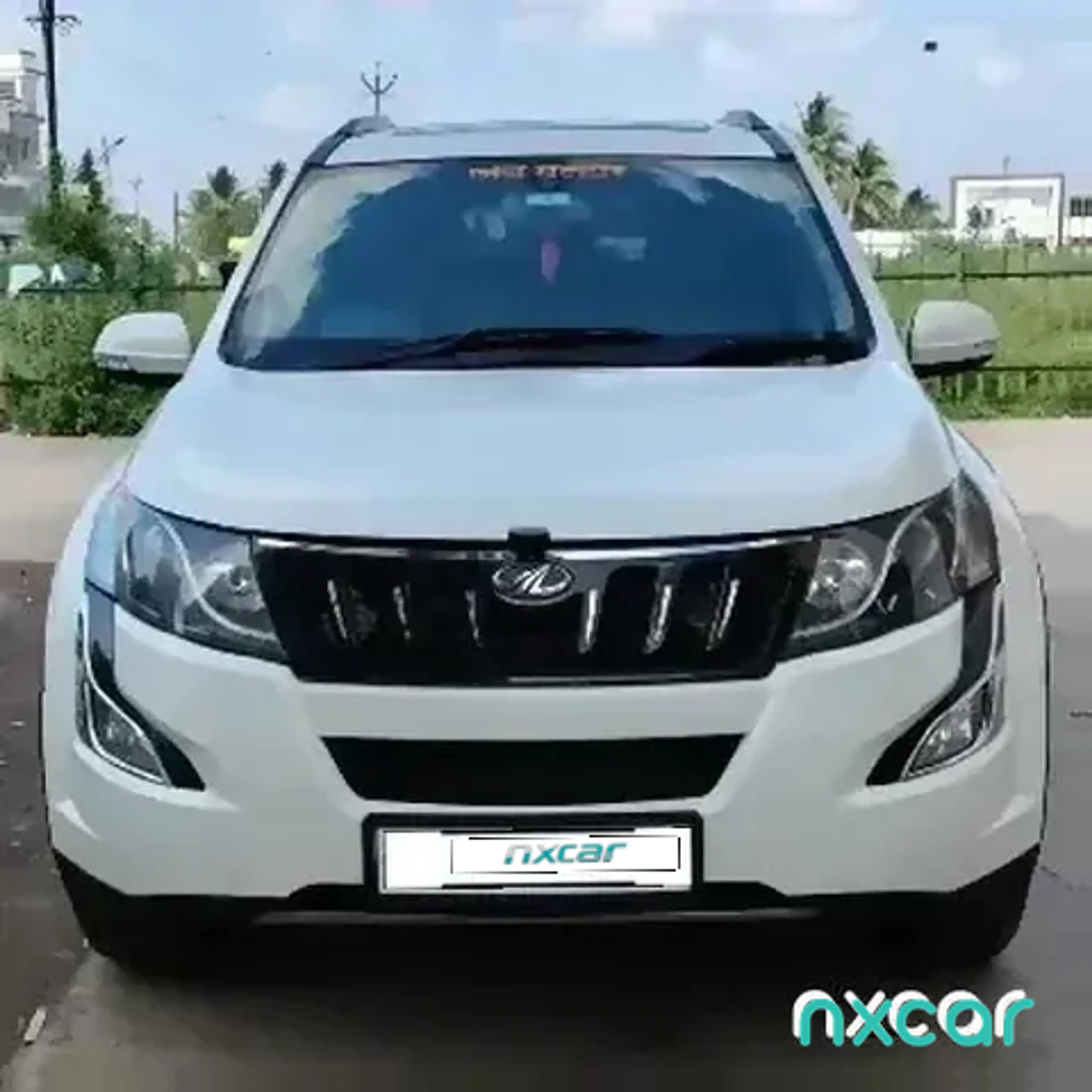 Used Mahindra xuv500 w102015-2018 for sale on Nxcar