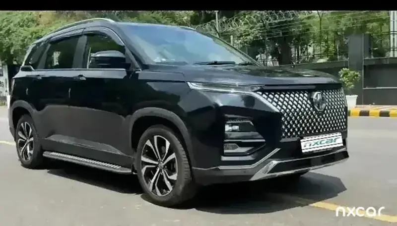 MG Hector Plus