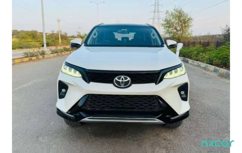 Toyota Fortuner Legender