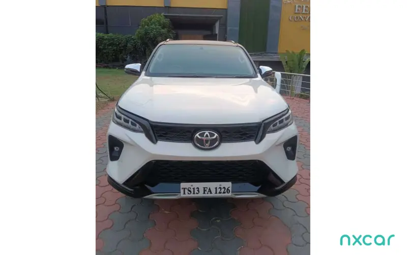 Toyota Fortuner Legender