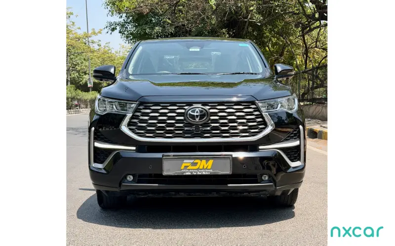 Toyota Innova Hycross