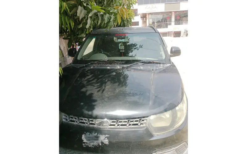 Mahindra KUV100